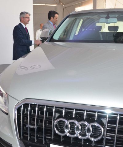 Audi planta San José Q5 y funcionarios