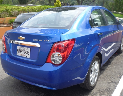 Chevrolet Sonic 2012 trasero lateral azul