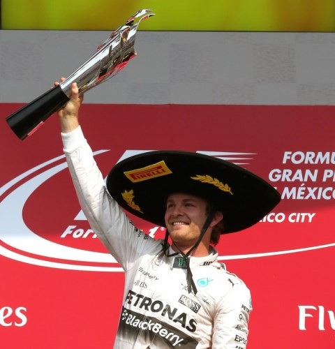 F1 GP Mex Nov 1 Rosberg trofeo close up