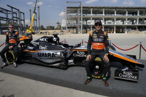F1 autódromo Sergio y Nico en auto
