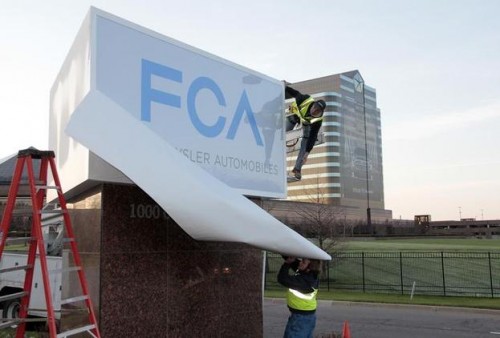 FCA FIAT Chrysler logo edificio