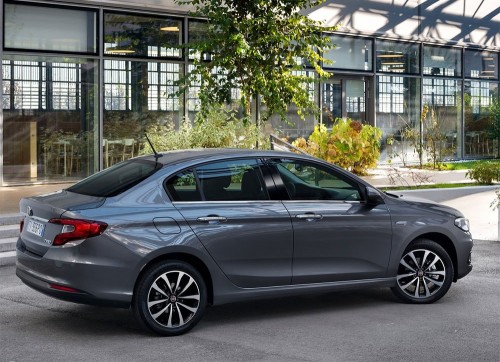FIAT Tipo 2017 lateral