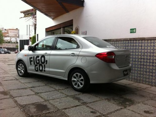 Ford Figo prueba atrás lateral sedán