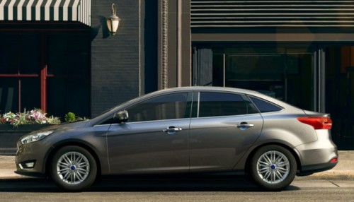 Ford Focus 2015 lateral gris