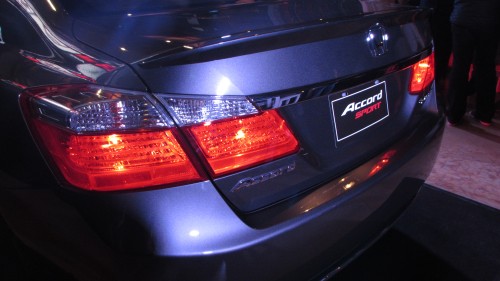 Honda Accord Sport 2015 atrás detalle