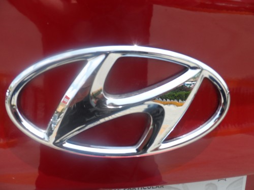 Hyundai Elantra logo