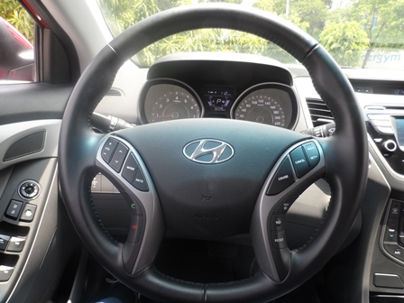 Hyundai Elantra volante