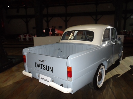 Nissan Ene Datsun pickup 1962 atrás lateral