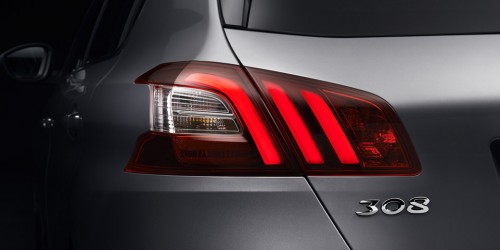 Peugeot 308 2015 luz trasera detalle