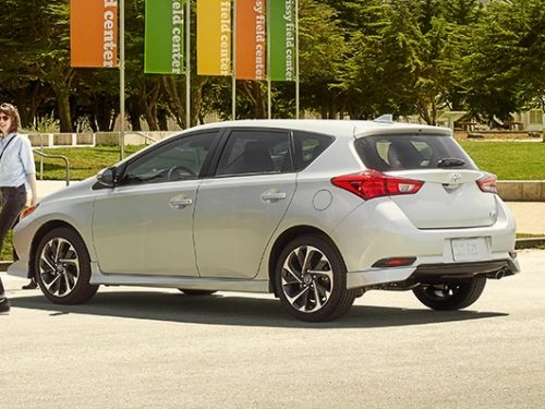 toyota-corolla-2017-hatchback-atras-lateral