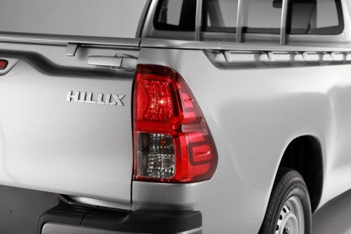 Toyota Hilux 2016 cabina sencilla atrás lateral detalle