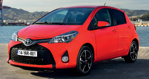 Toyota Yaris 2015 frente lateral izq