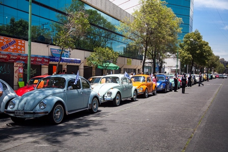 VW Desfile 50 años vochos
