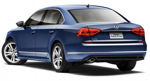 VW Passat 2016 azul atrás lateral