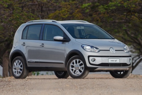VW Up Cross frente lateral